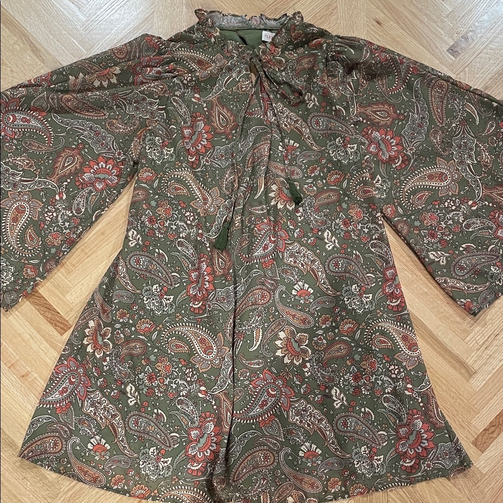 Super Cute Flying Tomato Dress Size Medium